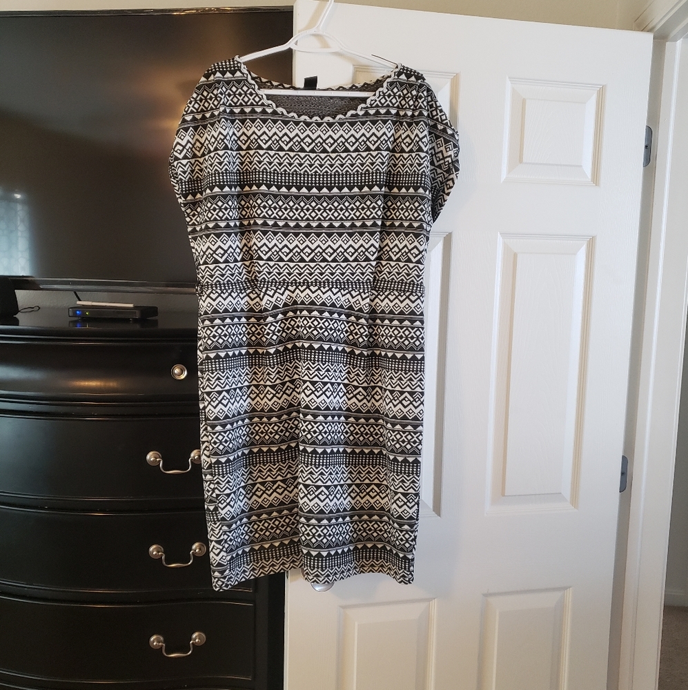 Aztec Dress - Picture 4 of 4